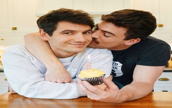 Skandal Video Bokep Gay Viral  KABUPATEN LABUHAN BATU UTARA